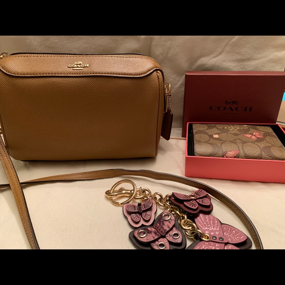 Cute Coach Set (Crossbody, Bag charm, and wallet)